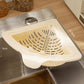 🧲🌀 Magnetic Corner Sink Strainer – Space-Saving, Anti-Slip, Fits Most Sinks. A Simple Fix for Draining & Food Scraps. Upgrade Your Sink Now! ✅🍃