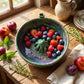 🍓🌀 Berry Swirl Washing & Serving Bowl – 2-In-1 Colander & Bowl, Rinse & Drain Berries, Grapes & Veggies. Perfect For Salad Prep & Fresh Fruit Display! 🥗✨🍇